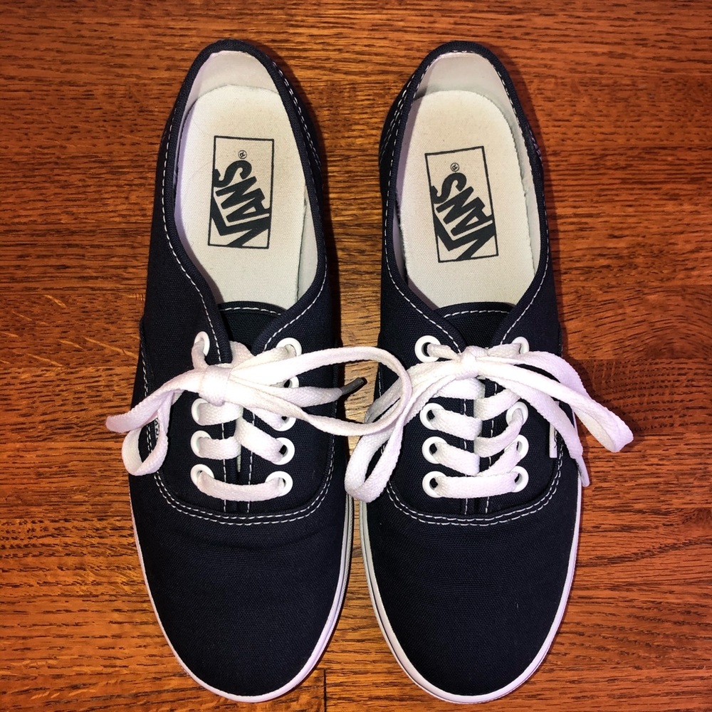 Women’s VANS Authentic Lo Pro shoe
